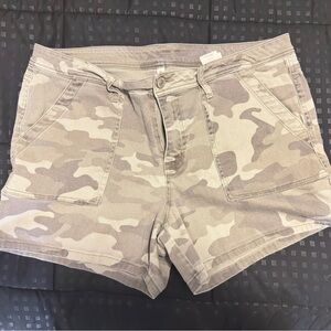 Seven7 Jeans Camo Utility Shorts, Camouflage, Women’s Sz 16, Inseam 4”
